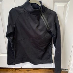 Nike fitted Thermafit Shirt size SMALL